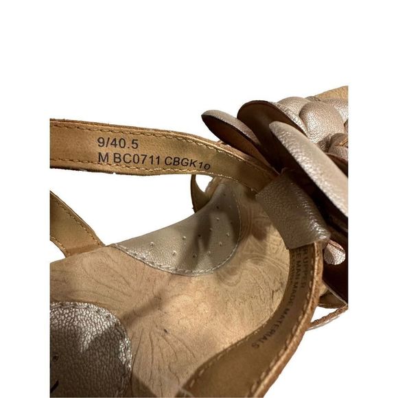 B.o.c size 9 leather flower strapy heels - Picture 2 of 7